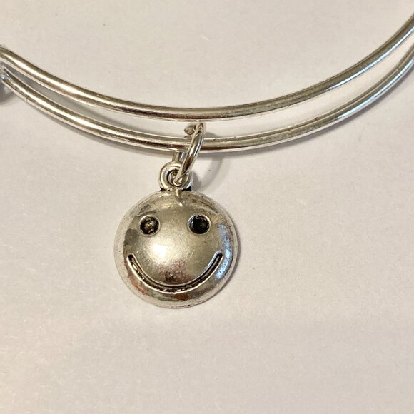 Smiley Face Wire Charm Bracelet Slider Adjustable Stretch Silver Tone Happy - Picture 9 of 12